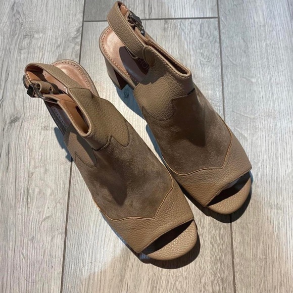 Topshop beige buckled cowboy style heels, UK size 7, brand new - Picture 2 of 4